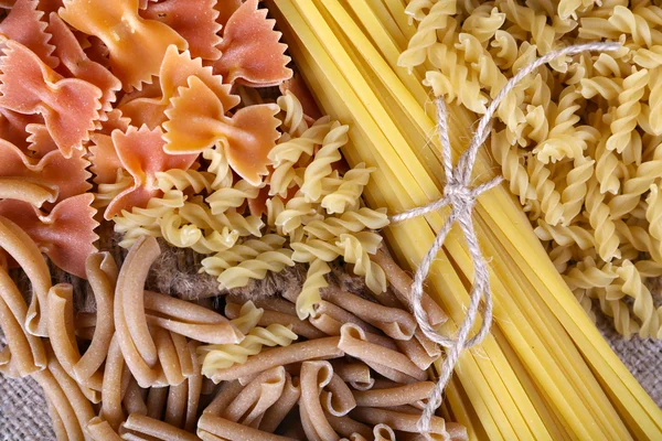 Verschillende soorten pasta close-up — Stockfoto