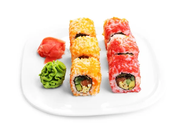 Rolos de sushi na placa isolados em branco — Fotografia de Stock
