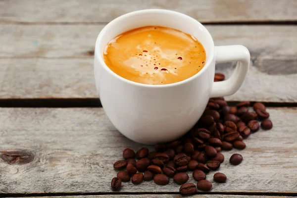 Secangkir kopi di atas meja close-up — Stok Foto