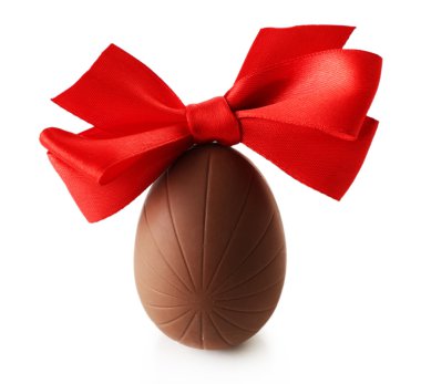 Çikolata Paskalya yortusu yumurta beyaz izole renkli şerit yay ile