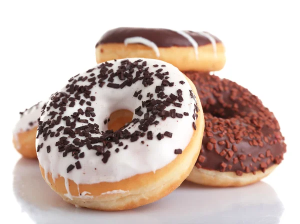 Deliciosas rosquillas con hielo aislado en blanco — Foto de Stock