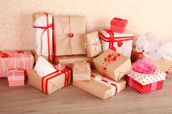 Beautiful gift box on wooden table. Valentine Day concept — Stock Photo, Image