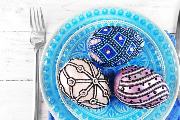 Easter table setting with Easter eggs close up — Stock Photo, Image