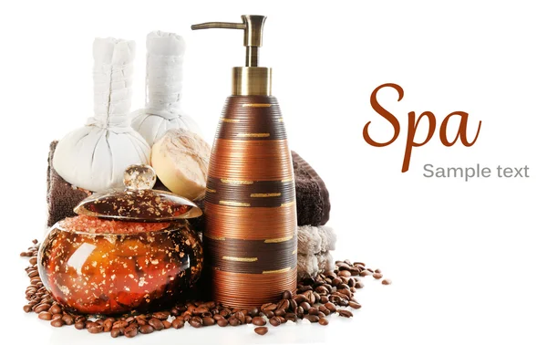 Kozmetik Şişeler, sabun ve havlu, beyaz izole bileşimi