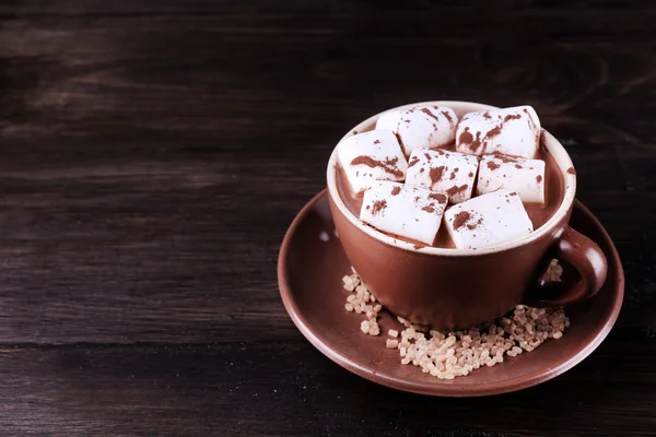 Cup of cocoa with marshmallows on wooden background — Stock Photo, Image