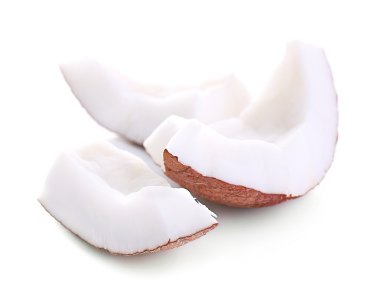 Beyaz izole Hindistan cevizi parçaları