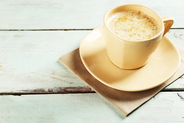 Kopje cacao op houten planken achtergrondkleur — Stockfoto