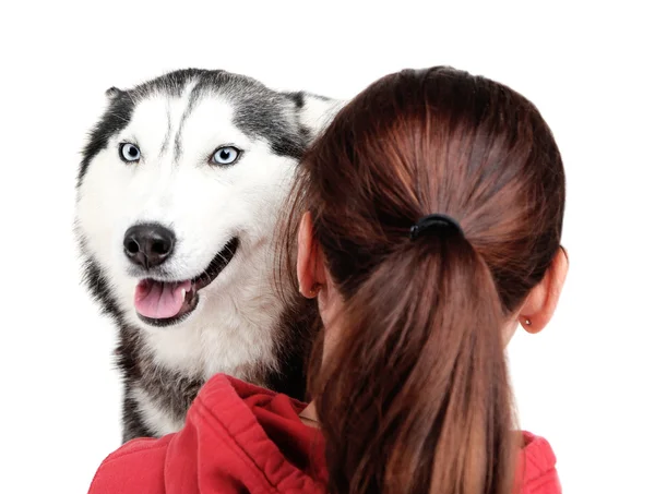 Mulher e bonito husky, isolado em branco — Fotografia de Stock