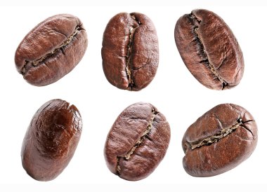 Kahve çekirdekleri beyaz üzerine izole