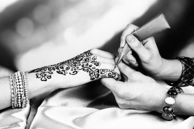 mehndi el üzerinde başvuru süreci yakın