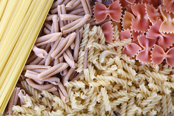 Verschiedene Arten von Pasta hautnah — Stockfoto