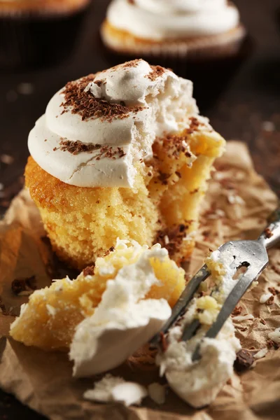 Delicious cupcakes on table close-up — Stock Photo, Image