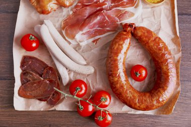 Deli et parşömen, üstten görünüm üzerine ürün yelpazesine