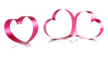 Şerit üzerinde beyaz izole dan mor Kalpler