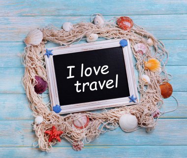 ahşap arka plan üzerinde seyahat yazıt