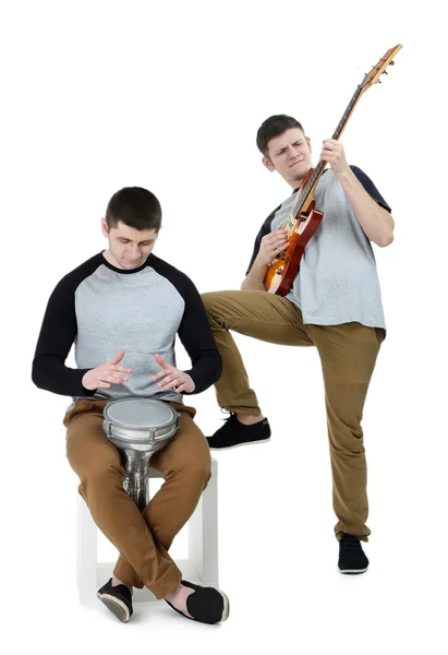 흰색 절연 악기 두 잘생긴 젊은 남자 — 스톡 사진