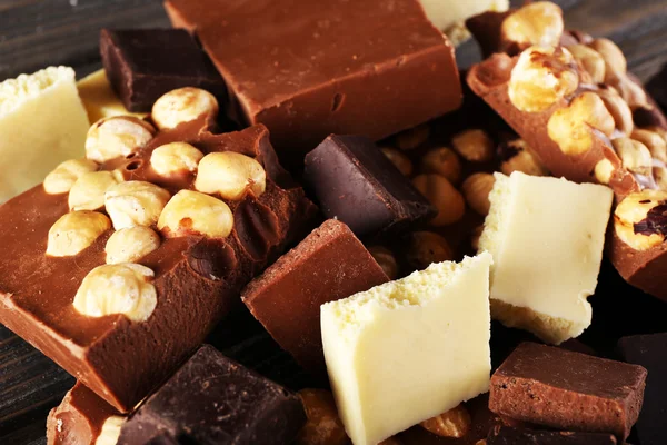 Набор шоколада с фундуком, крупным планом — стоковое фото