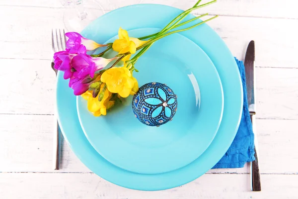 Easter table setting with Easter egg close up — Stock Photo, Image
