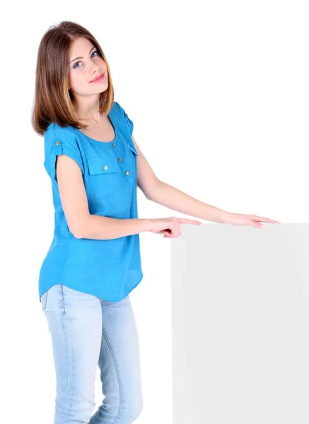 Mulher bonita segurando cartaz em branco isolado no branco — Fotografia de Stock