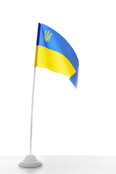 Nationell flagga i Ukraina isolerad på vitt — Stockfoto