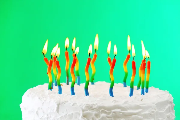 Pastel de cumpleaños con velas — Foto de Stock