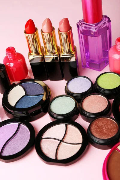 Conjunto de cosméticos decorativos — Fotografia de Stock