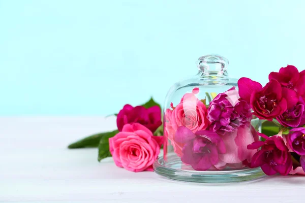 Hermosa composición con flores — Foto de Stock