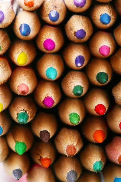 Lápis coloridos, de perto — Fotografia de Stock