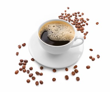 Beyaz üzerine izole edilmiş bir fincan kahve.