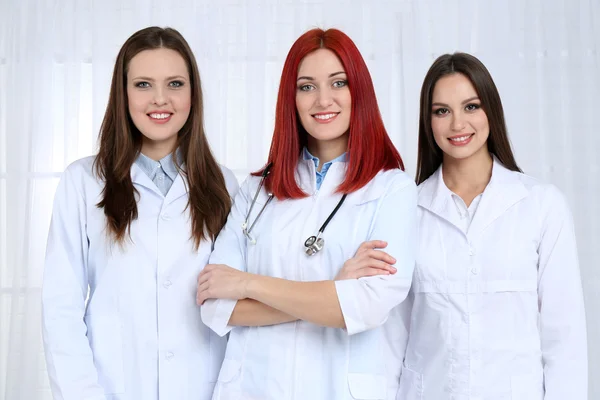 Trabajadores médicos en el hospital — Foto de Stock