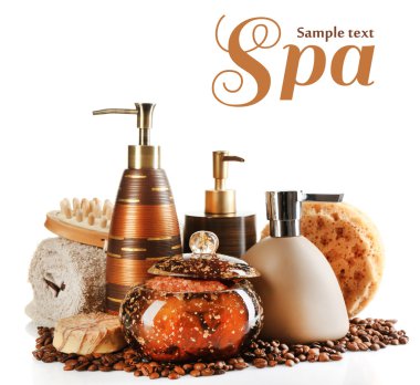 Kozmetik Şişeler, sabun ve havlu, beyaz izole bileşimi