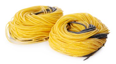 Makarna tagliatelle yuva