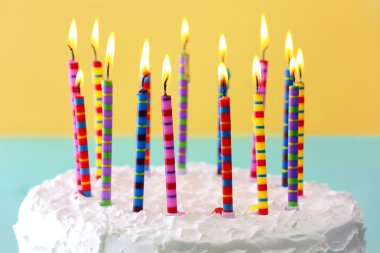 Mumlu doğum günü pastası