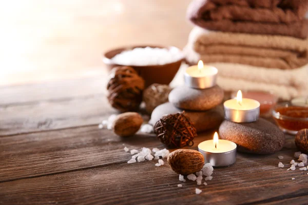 Composition of spa treatment on wooden background — Stock Photo, Image