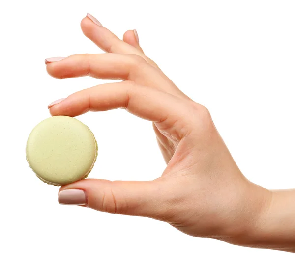 Elszigetelt fehér női kézi-finom színes macaroons — Stock Fotó