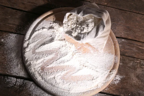 White flour on cutting board — Stock Photo, Image