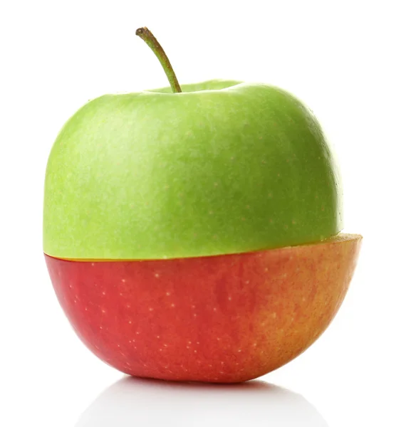 Jabłko w plasterkach izolowane na białym — Zdjęcie stockowe