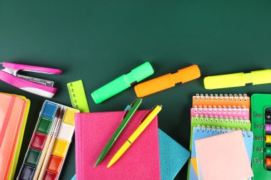 parlak okul malzemeleri