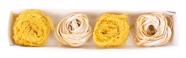 Tagliatelle di pasta confezionate nidi — Foto Stock