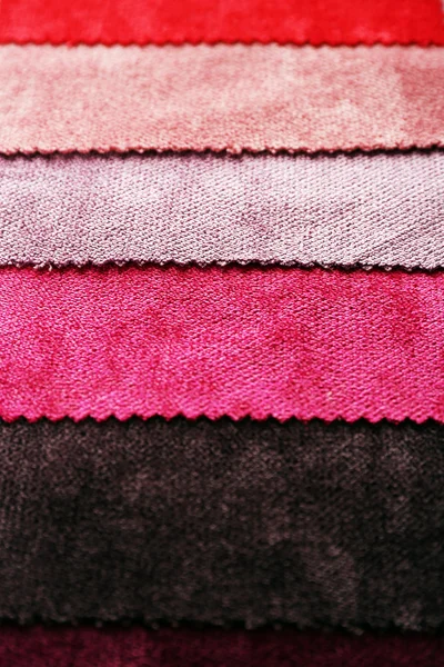 Обрывки цветной ткани — стоковое фото