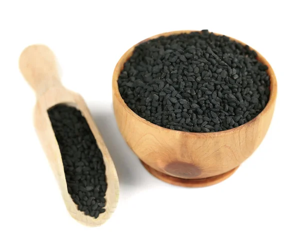 Sezam czarny drewniane miski, na białym tle — Zdjęcie stockowe