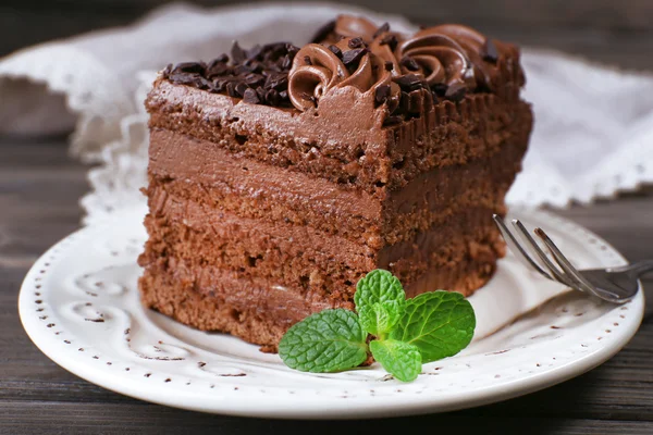 Sabrosos trozos de pastel de chocolate — Foto de Stock
