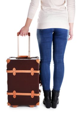 Bavullu kadın beyazı soyutladı.