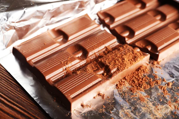 Barra de chocolate con cacao —  Fotos de Stock