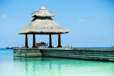 Şehitler üzerinden Baros Maldivler mavi okyanus için Boardwalk