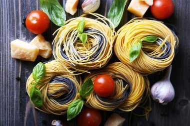 Ham pasta peynir ve sebze tablo ile yakın çekim