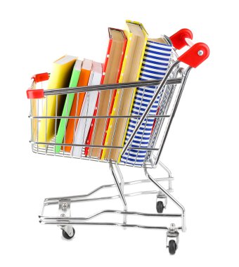 Alışveriş sepeti ile üzerine beyaz izole kitap
