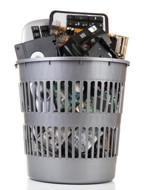 Beyaz izole eski bilgisayar ekipmanı