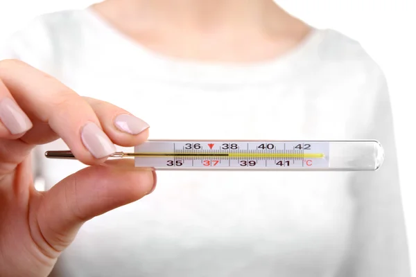 Frau hält Thermometer aus nächster Nähe — Stockfoto