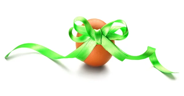 Easter egg with color ribbon bow isolated on white — Stock Photo, Image